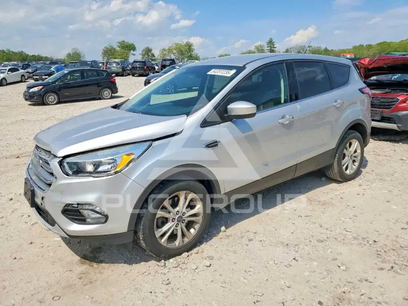 2017 Ford ESCAPE photo