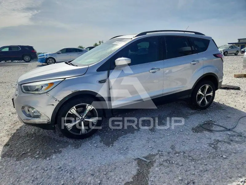2017 Ford ESCAPE photo