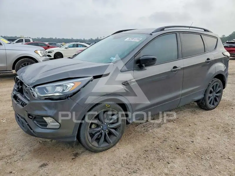 2017 Ford ESCAPE photo