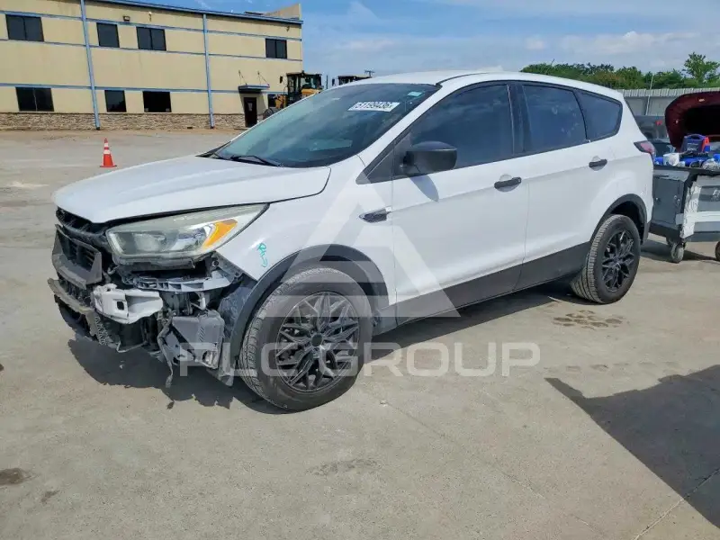 2017 Ford ESCAPE photo