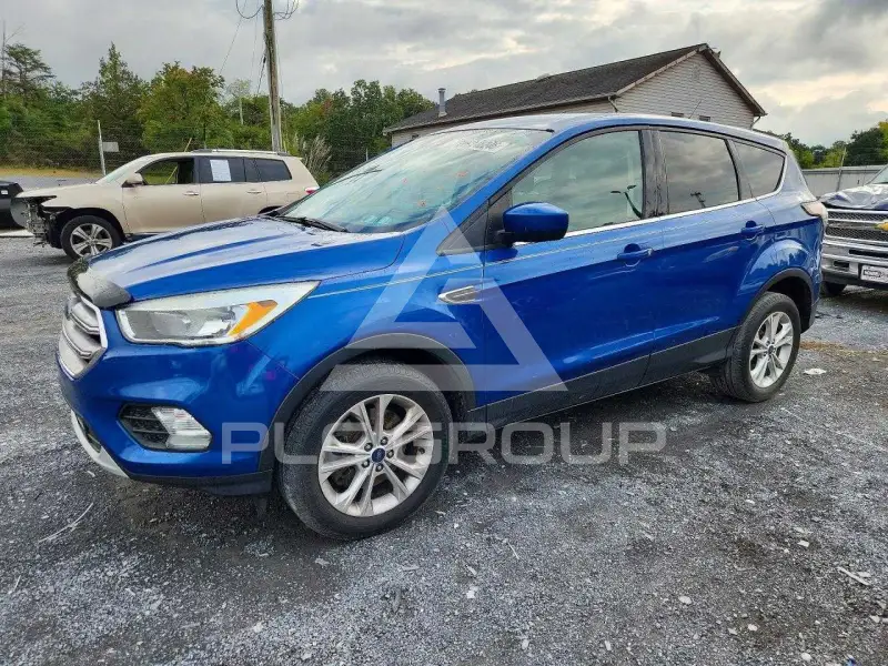 2017 Ford ESCAPE photo