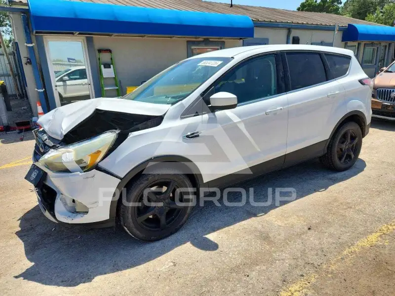2017 Ford ESCAPE photo