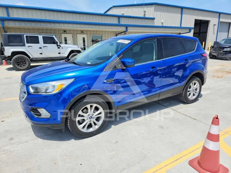 2017 Ford ESCAPE photo