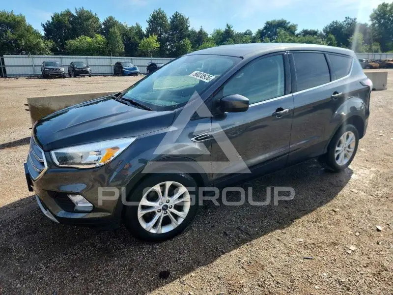 2017 Ford ESCAPE photo