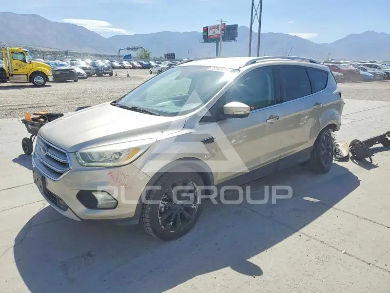 2017 Ford ESCAPE photo