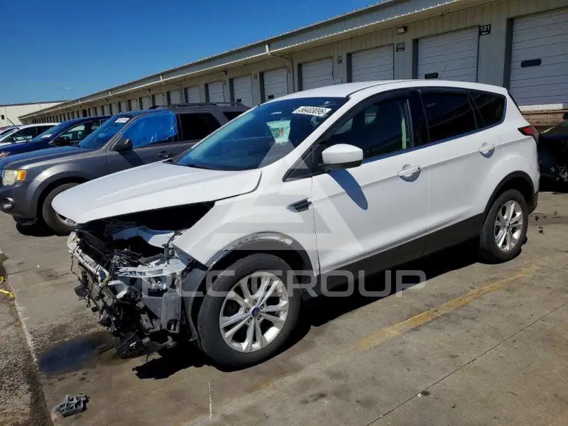 2017 Ford ESCAPE photo