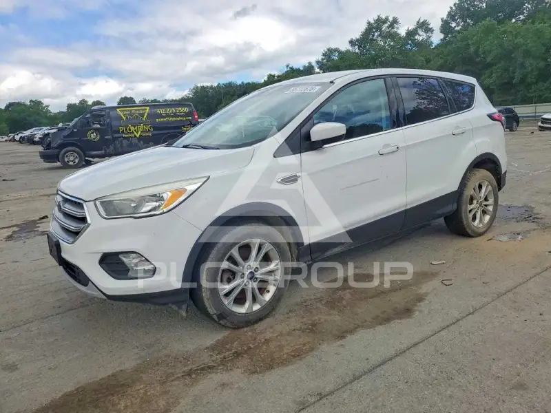 2017 Ford ESCAPE photo