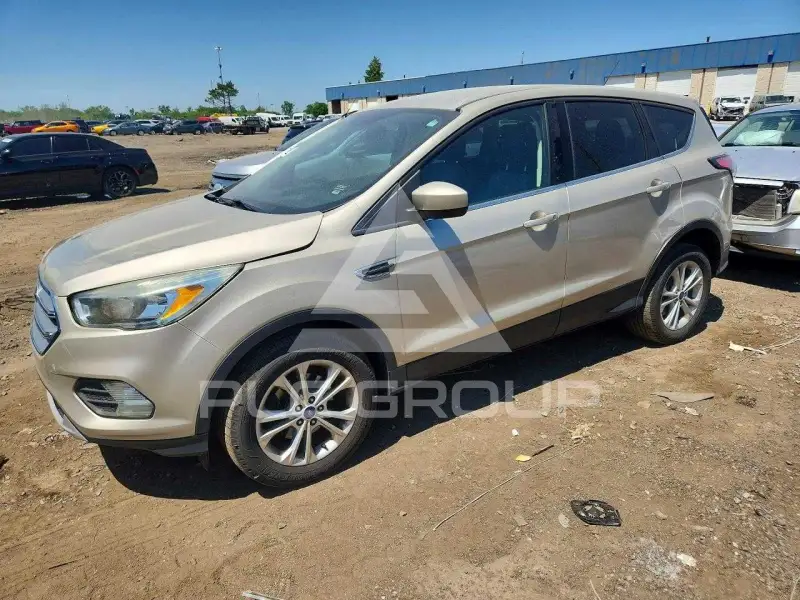 2017 Ford ESCAPE photo