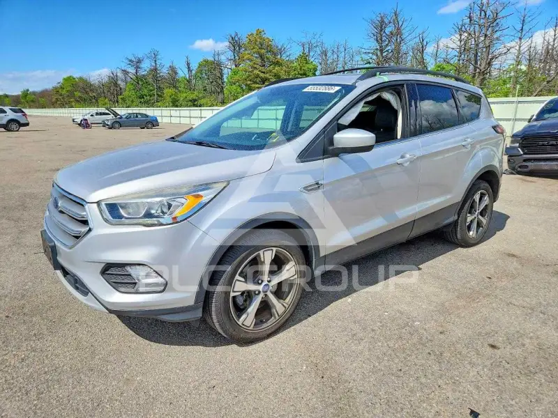 2017 Ford ESCAPE photo