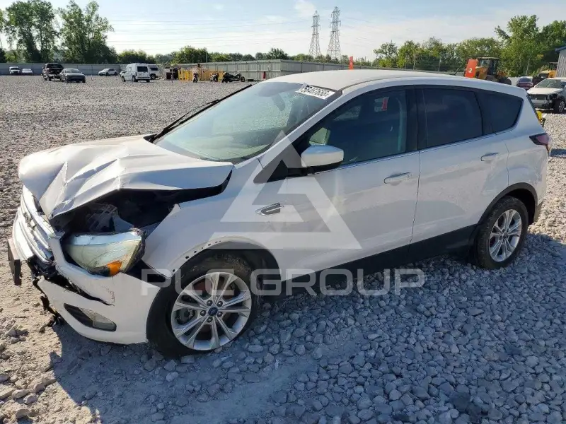 2017 Ford ESCAPE photo