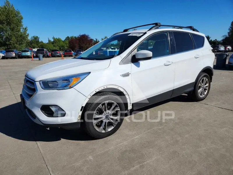 2017 Ford ESCAPE photo