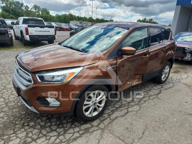 2017 Ford ESCAPE photo