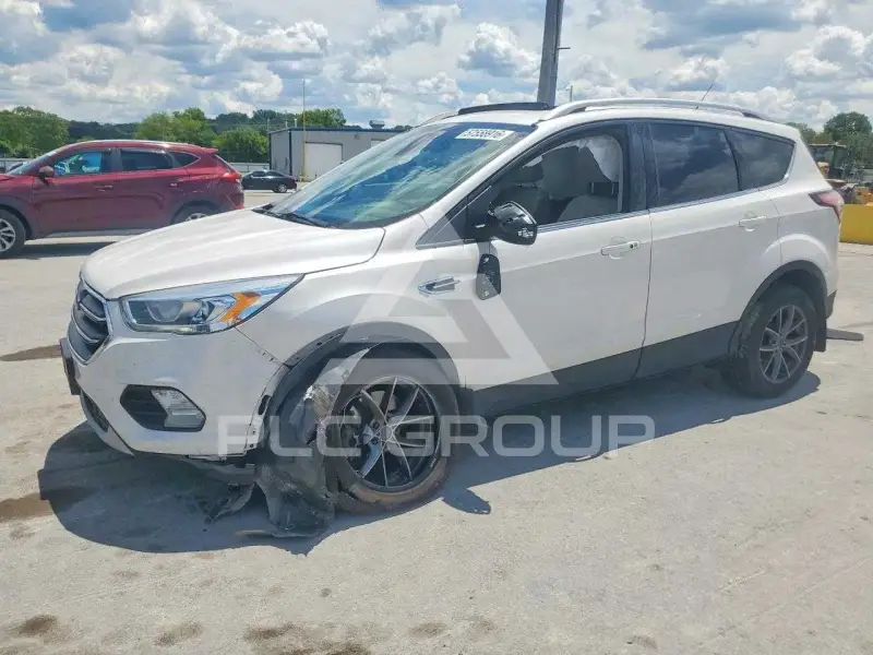 2017 Ford ESCAPE photo