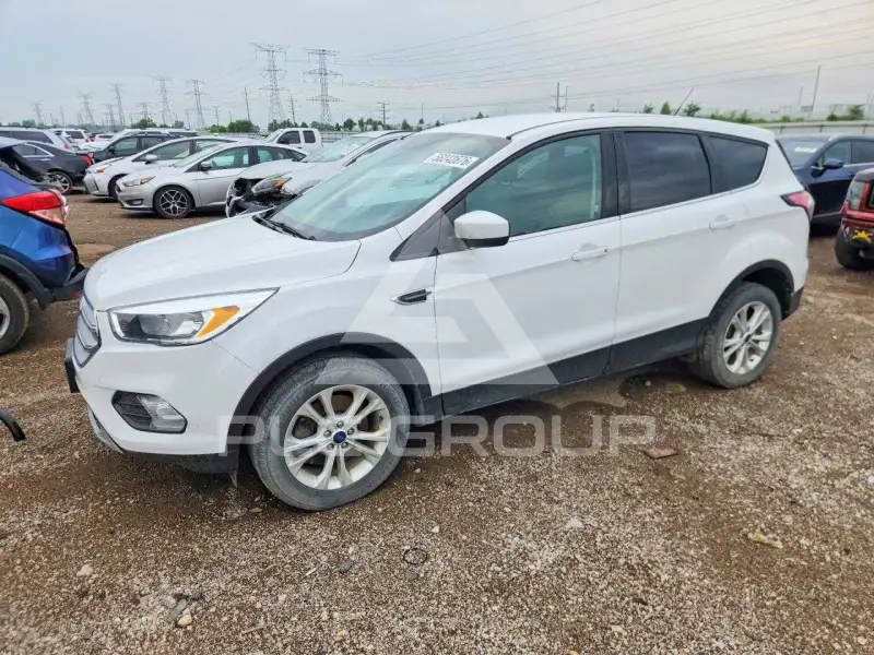 2017 Ford ESCAPE photo