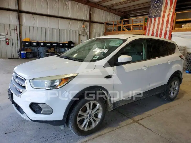 2017 Ford ESCAPE photo