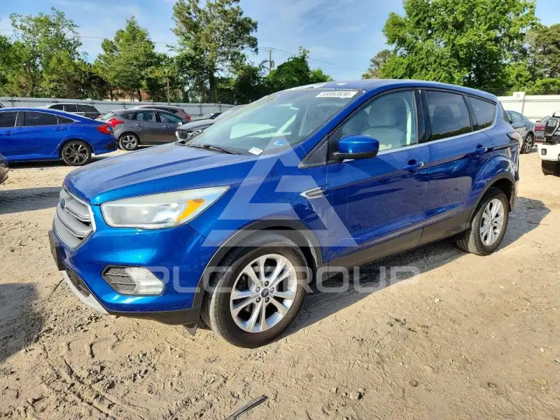 2017 Ford ESCAPE photo