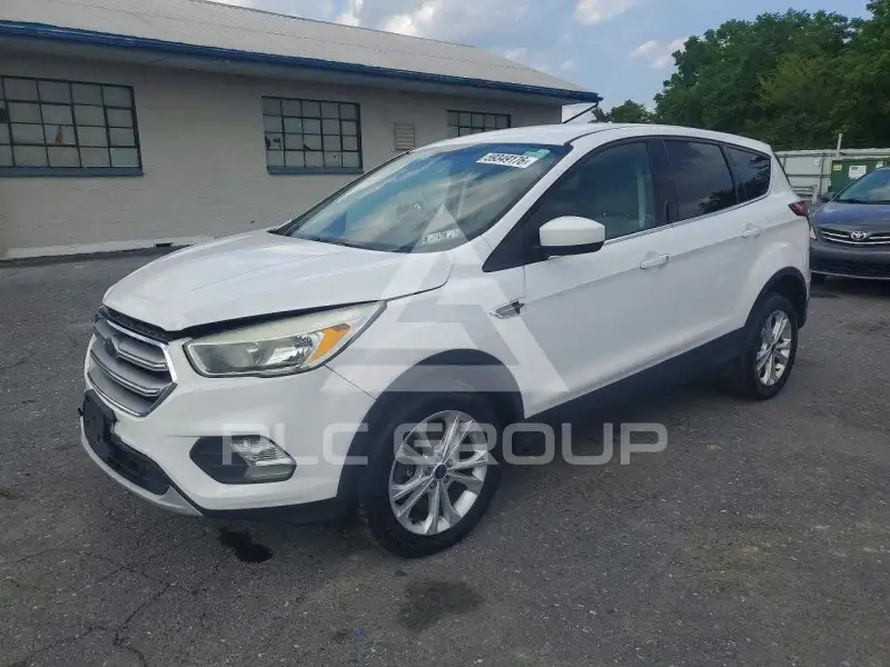 2017 Ford ESCAPE photo