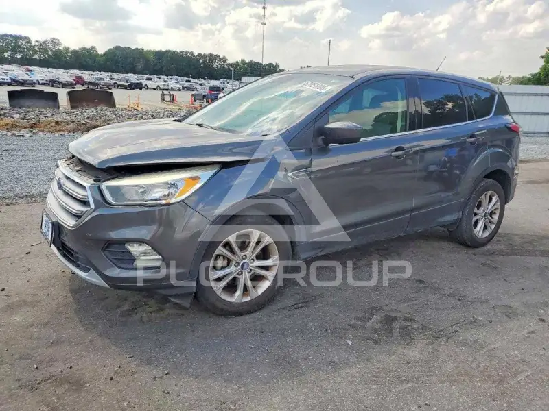 2017 Ford ESCAPE photo