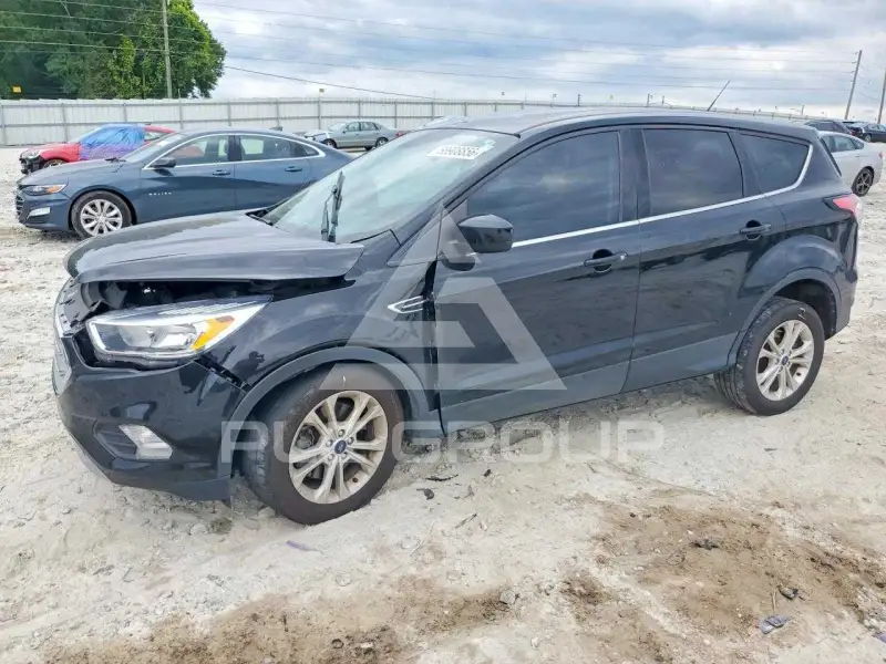 2017 Ford ESCAPE photo