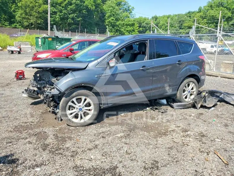2017 Ford ESCAPE фото
