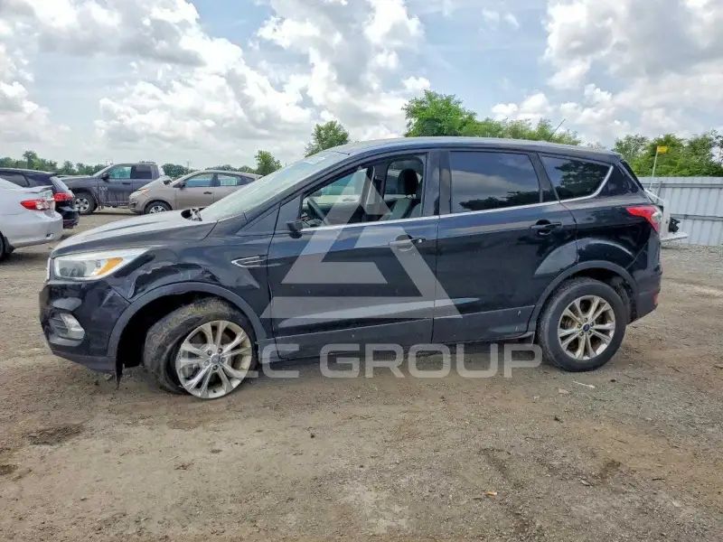 2017 Ford ESCAPE photo