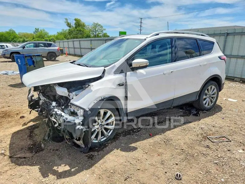 2017 Ford ESCAPE photo