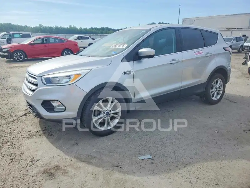 2017 Ford ESCAPE photo