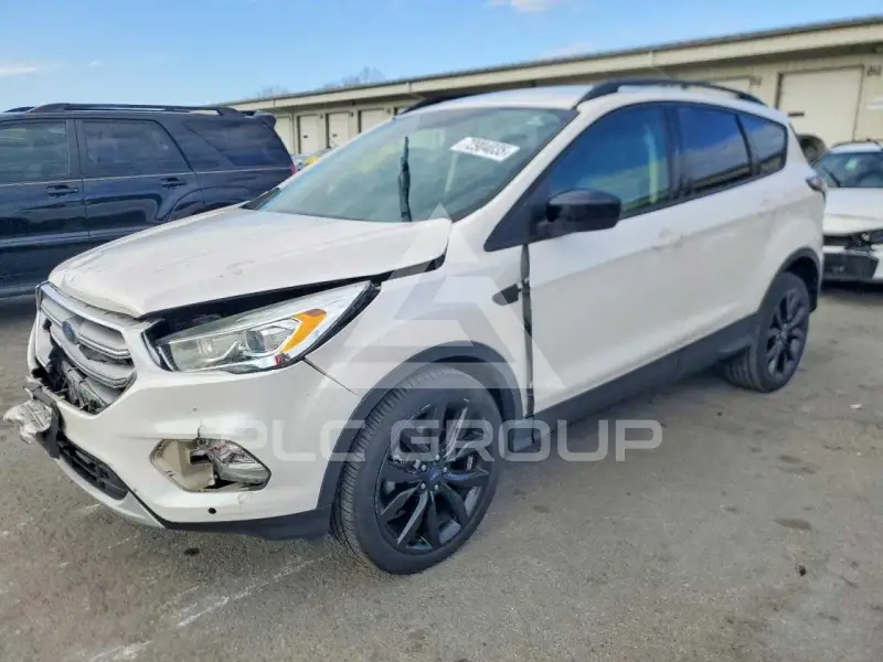 2017 Ford ESCAPE photo