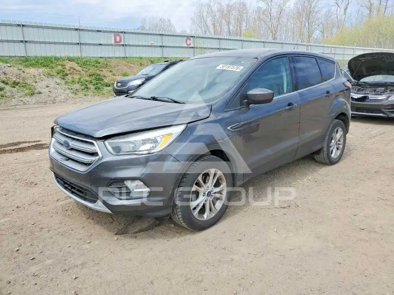2017 Ford ESCAPE photo
