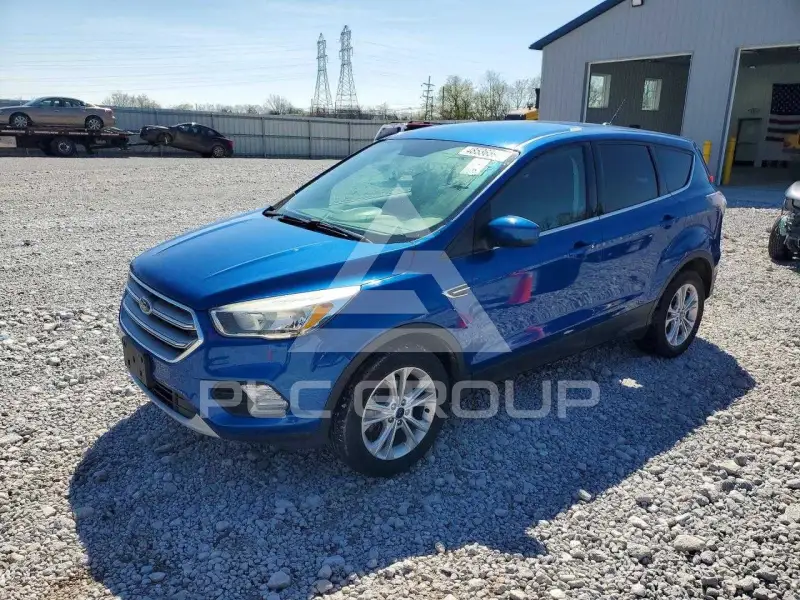 2017 Ford ESCAPE photo