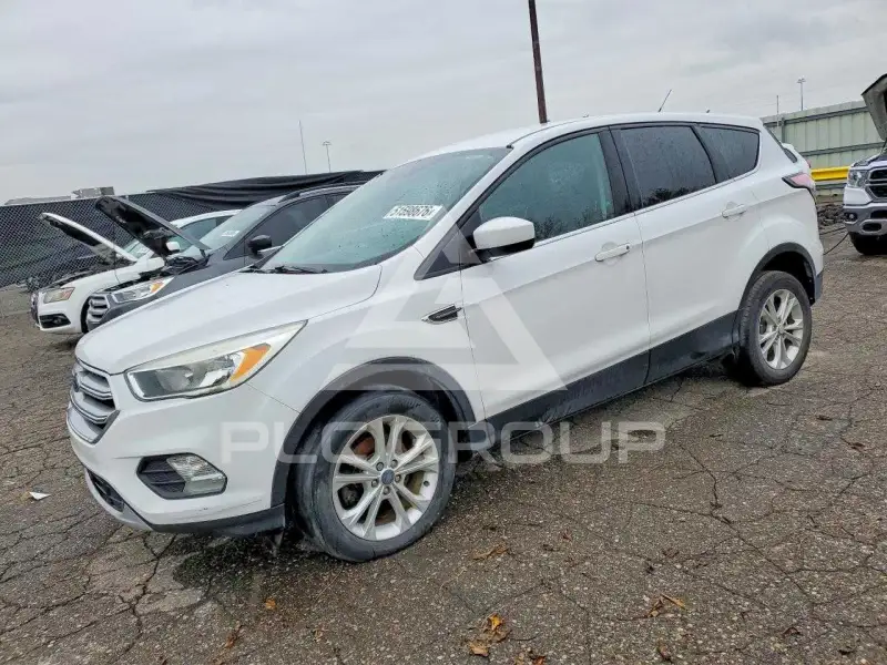 2017 Ford ESCAPE photo