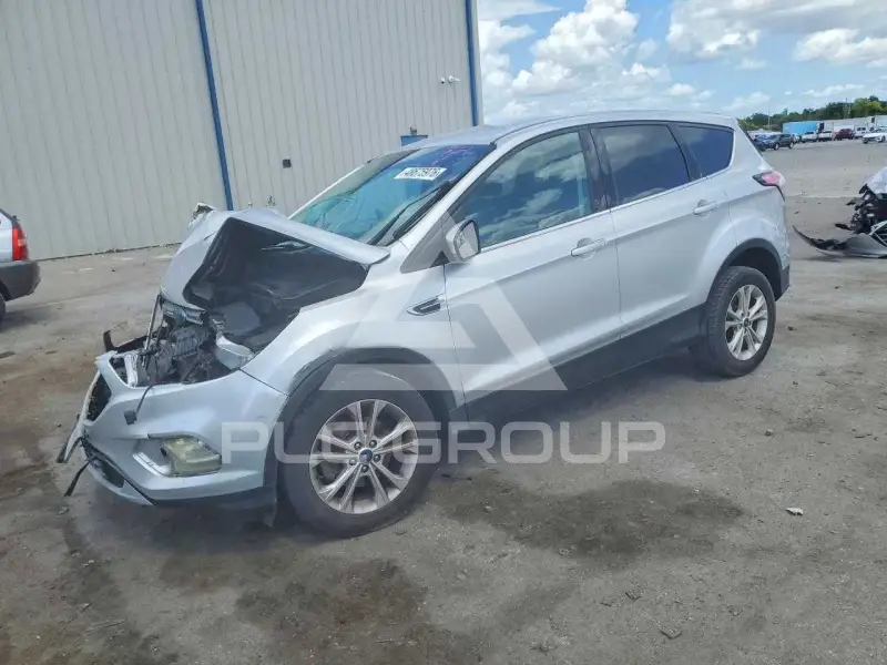 2017 Ford ESCAPE photo
