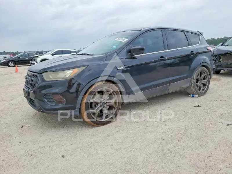 2017 Ford ESCAPE photo