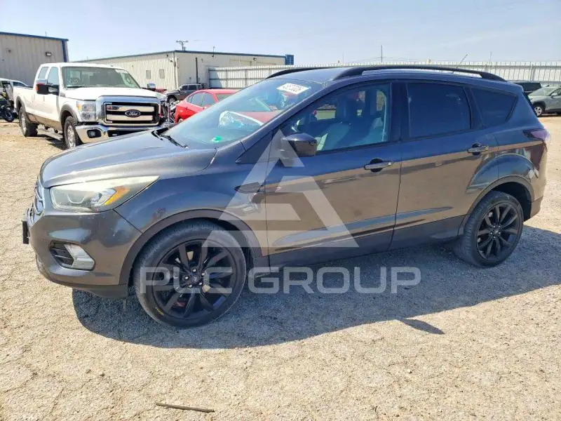 2017 Ford ESCAPE photo