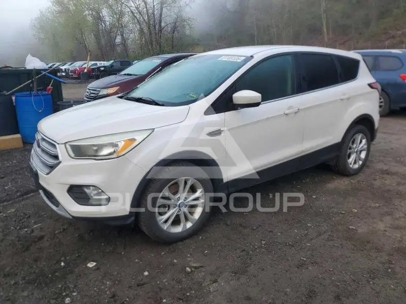2017 Ford ESCAPE photo
