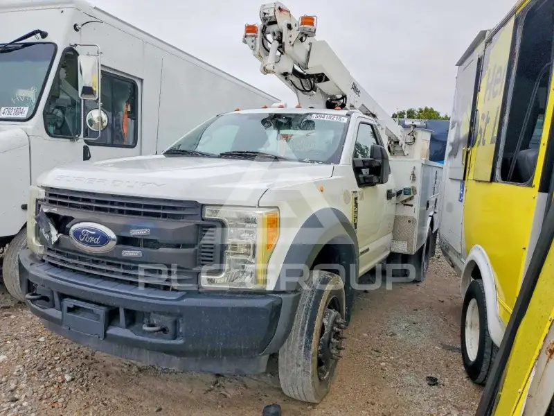 2017 Ford F-450 photo