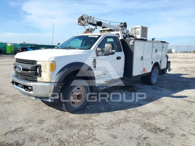 2017 Ford F-550 photo