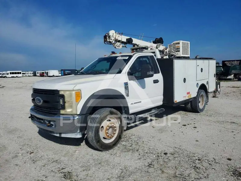 2017 Ford F-550 фото