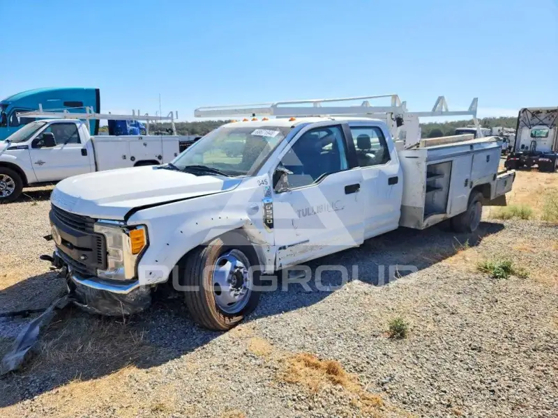 2017 Ford F-550 фото