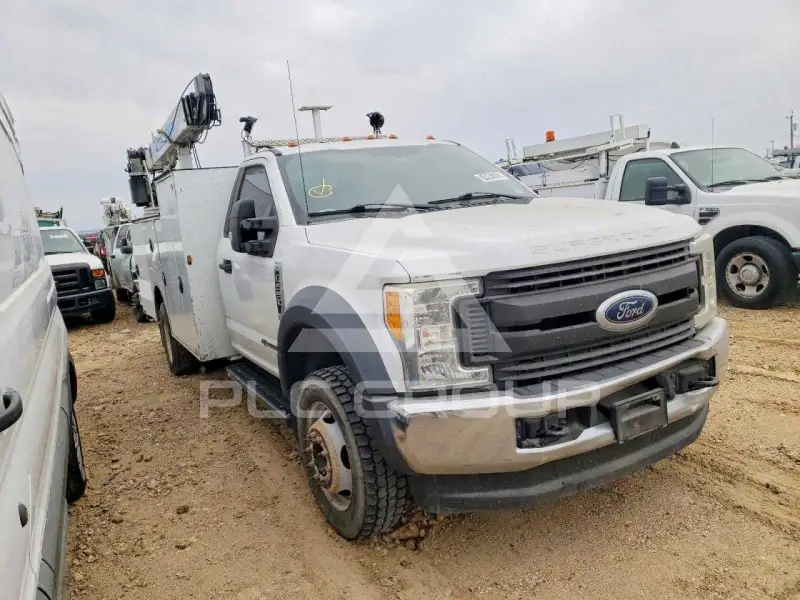 2017 Ford F-550 фото