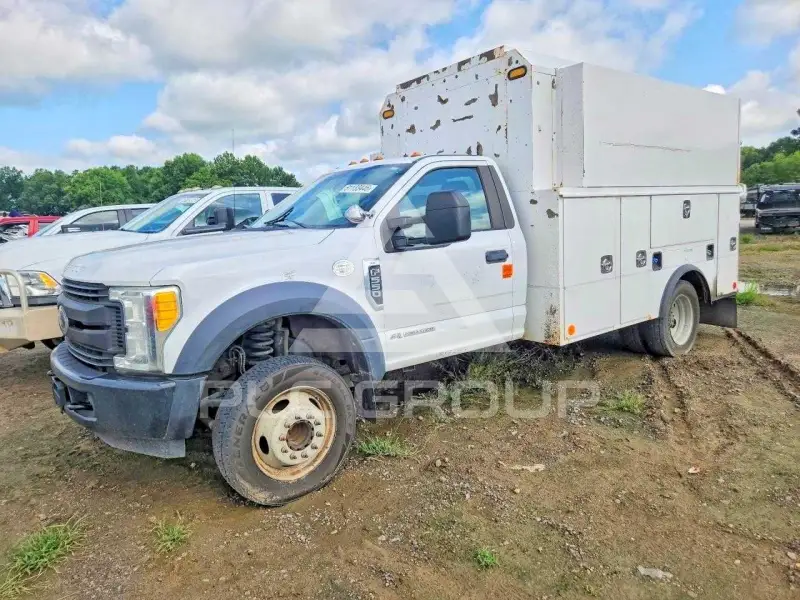 2017 Ford F-550 photo