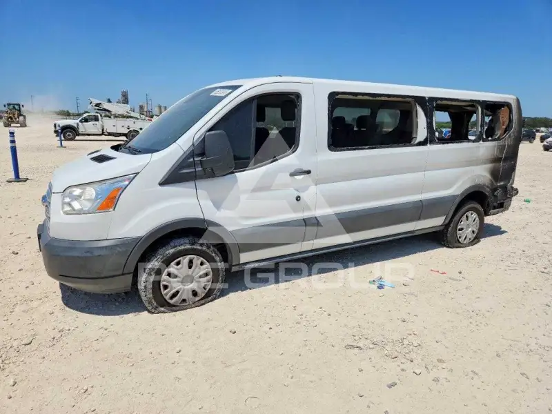 2017 Ford TRANSIT photo