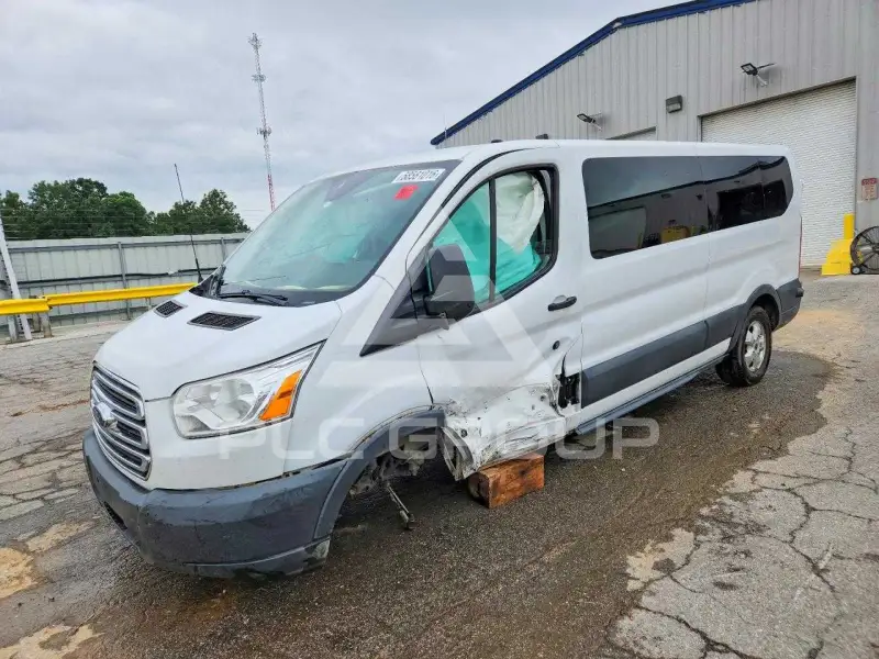 2017 Ford TRANSIT photo