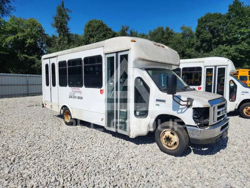 2017 Ford ECONOLINE photo