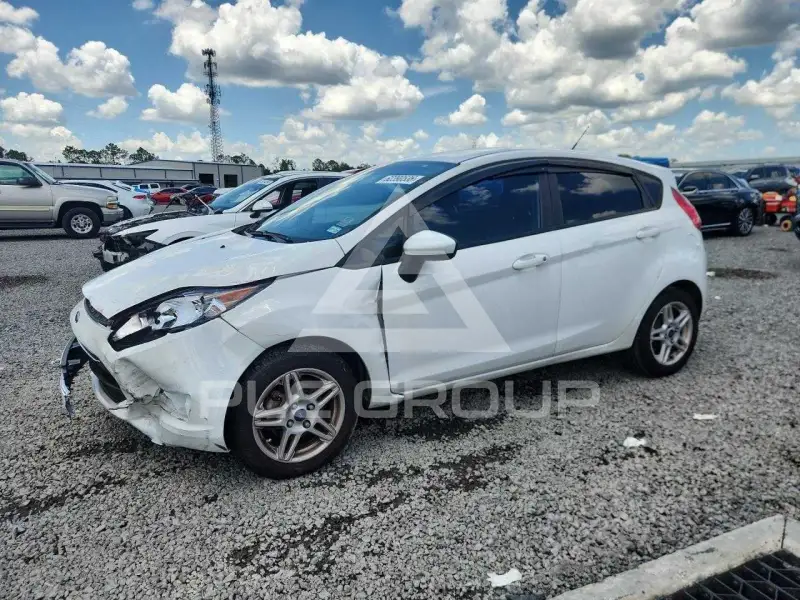 2017 Ford FIESTA фото