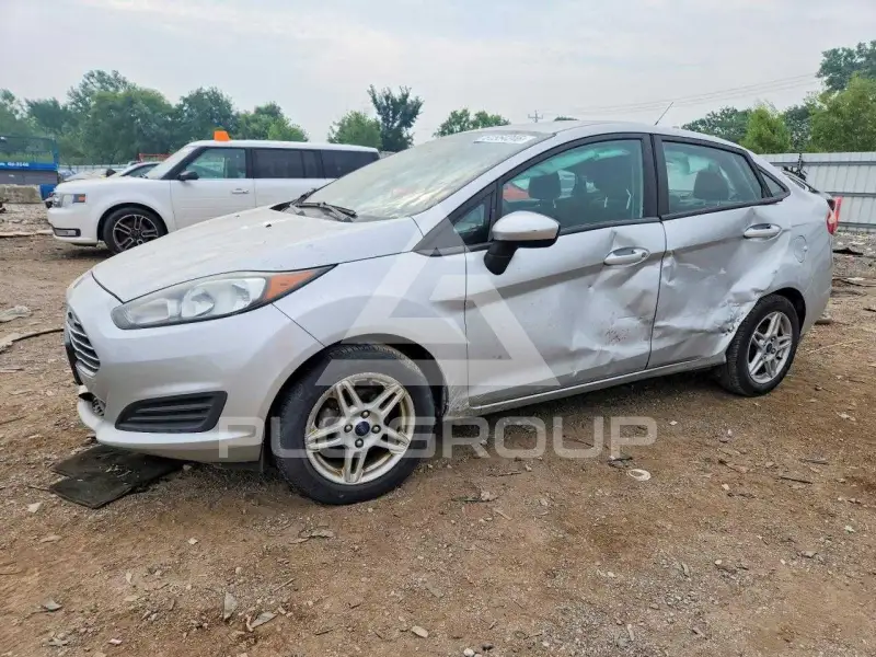 2017 Ford FIESTA фото