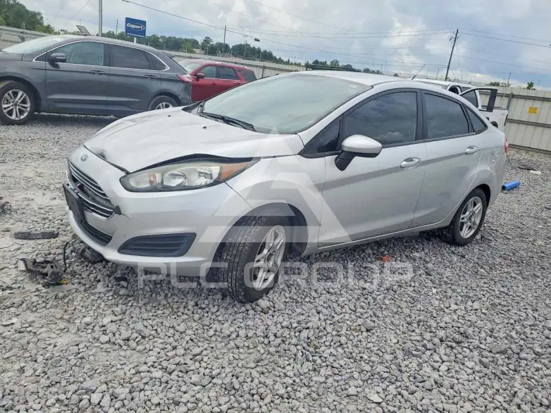 2017 Ford FIESTA фото