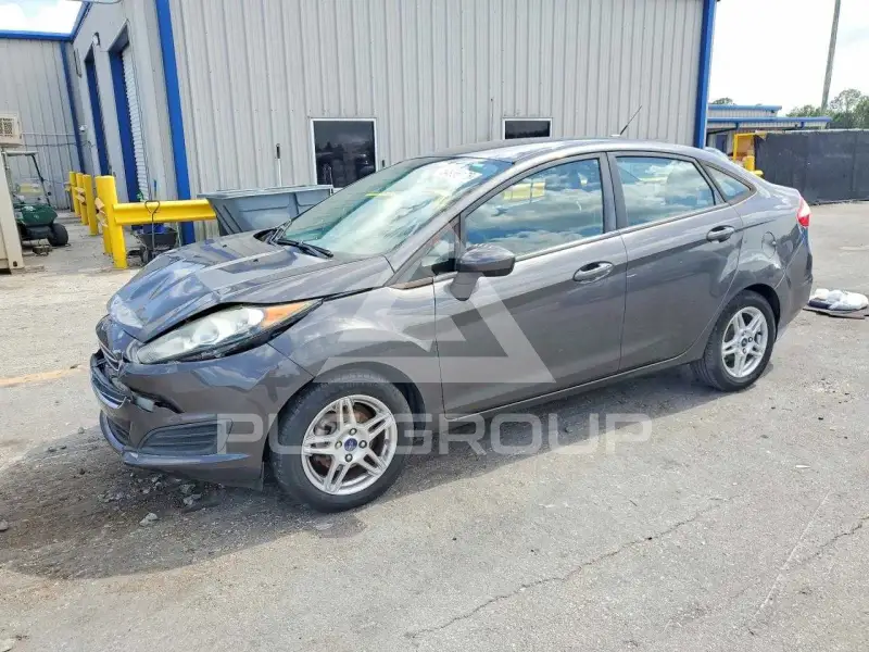 2017 Ford FIESTA фото