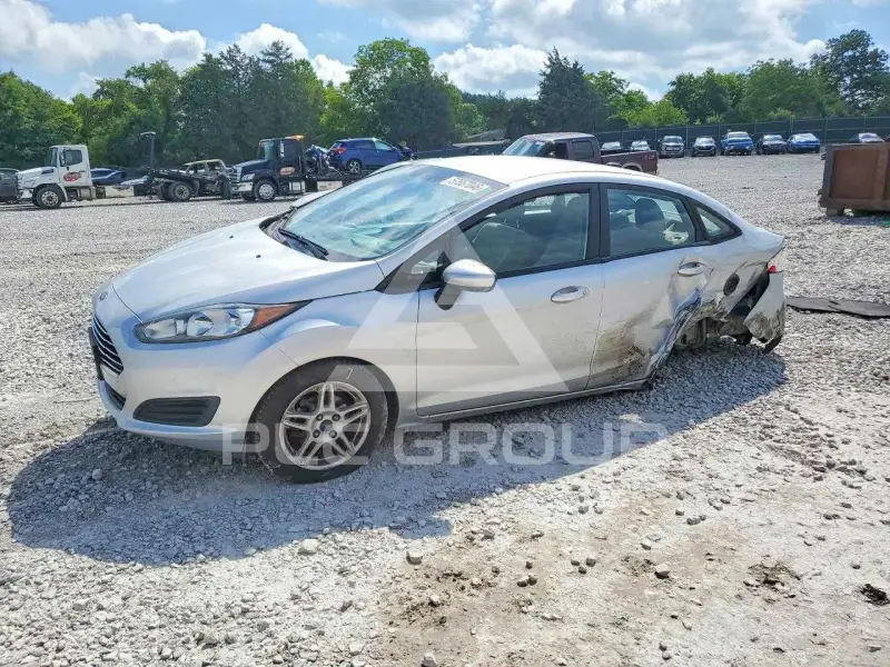 2017 Ford FIESTA photo