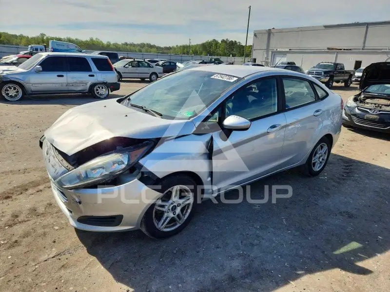 2017 Ford FIESTA фото